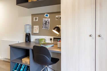 Bronze En Suite River view at Dun Holm House, Unit 8, The Riverwalk, City Centre, Durham, DH14SL - Image 4